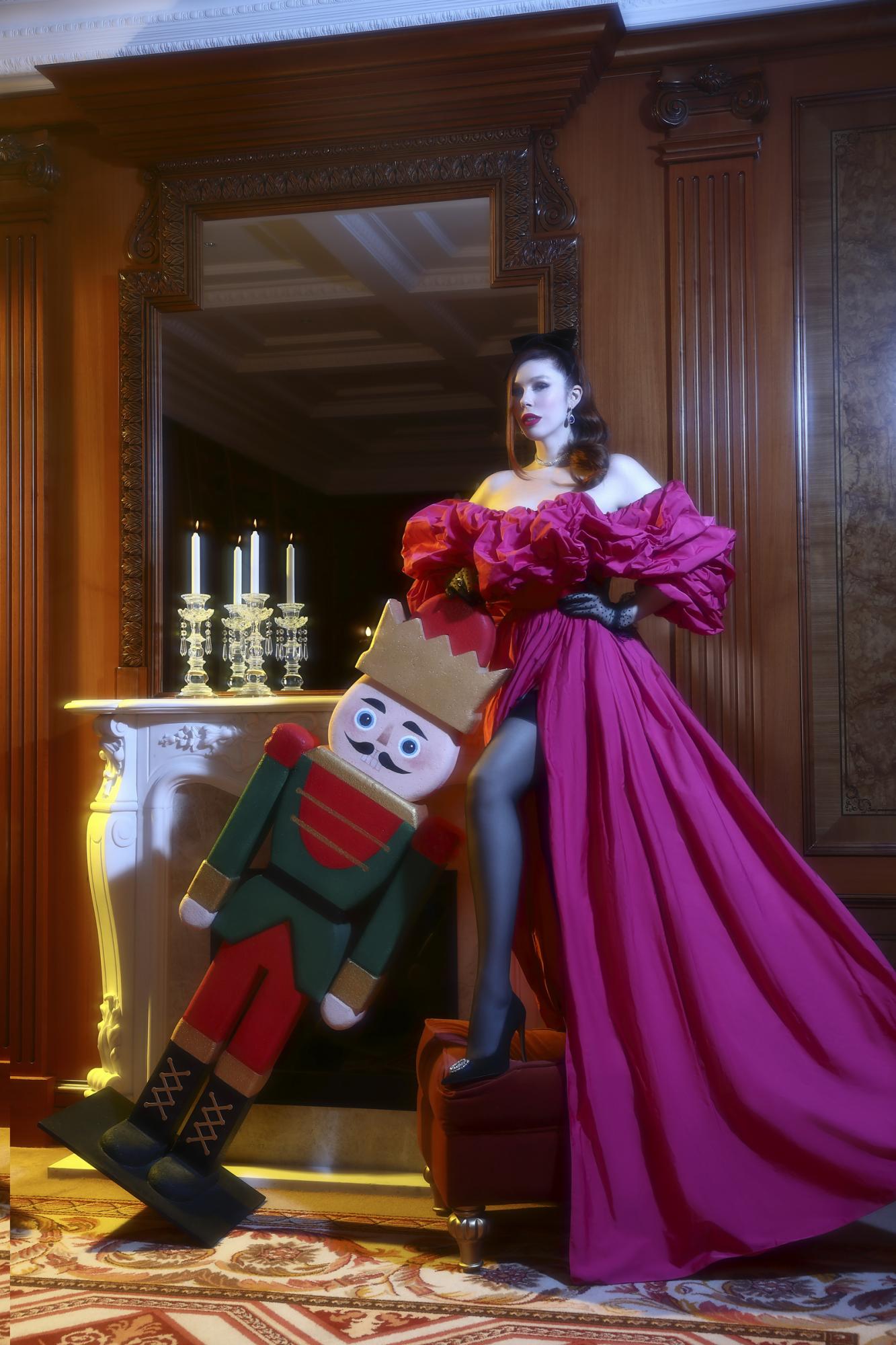 Банты, воланы и розовый: Андре Тан и Соня Плакидюк показали, как нарядиться на Новый год (фото)